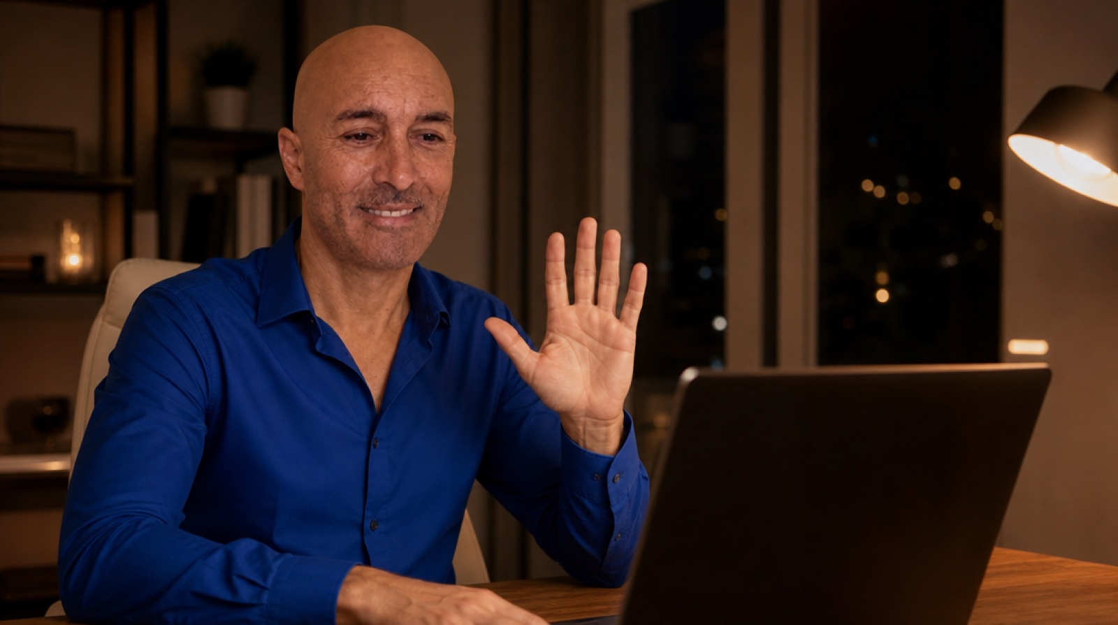 Emanuele Bonin in videocall per una seduta di Pranic Healing a distanza